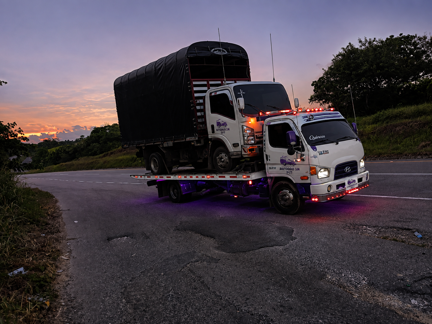 Grúa de Autogrúas J.M al atardecer